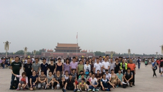 2014年，新藝組織員工遠赴外地旅游